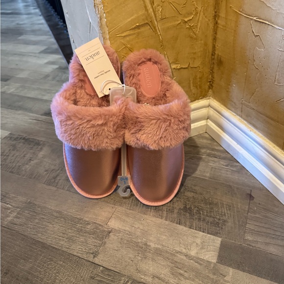 Valentines gift 💝 Metallic Pink Faux Fur Slippers for women - Picture 10 of 11